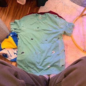 Nike tee